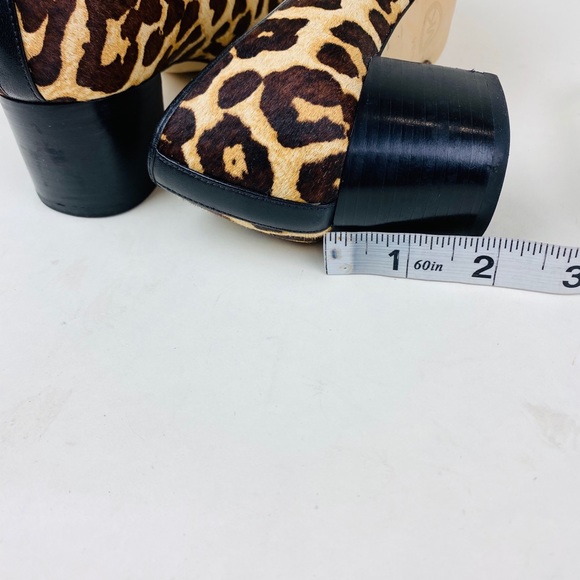 Michael Kors-Animal Print Pumps-Size 5 1/2. - Picture 5 of 7
